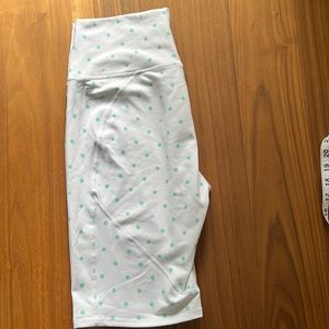 Fabletics PowerHold Shorts 9” High wasted - Size L